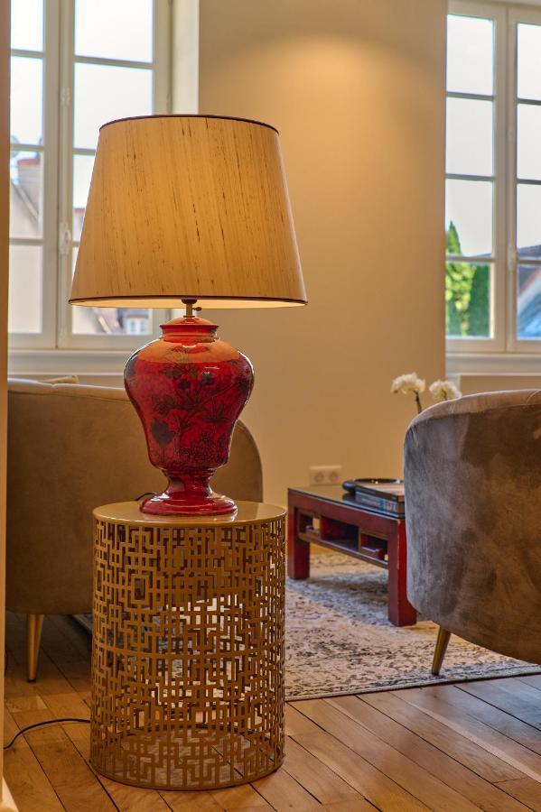 Appartement Montagnon - Les Suites Du Palais - Classe 4 Etoiles, Parking Prive, Vue Cathedrale, 3 Chambres, Primo C0Nciergerie Невер Екстериор снимка