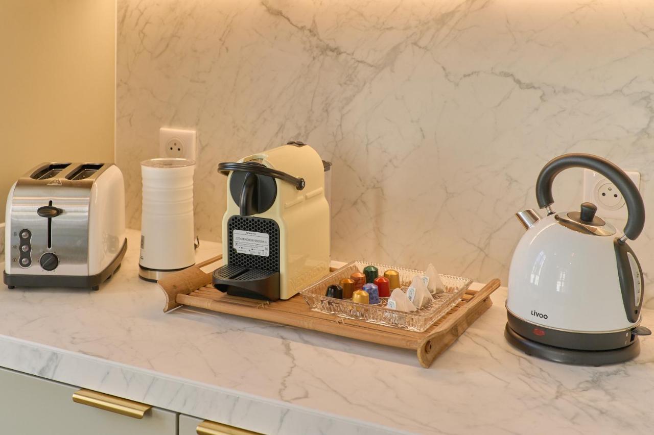 Appartement Montagnon - Les Suites Du Palais - Classe 4 Etoiles, Parking Prive, Vue Cathedrale, 3 Chambres, Primo C0Nciergerie Невер Екстериор снимка