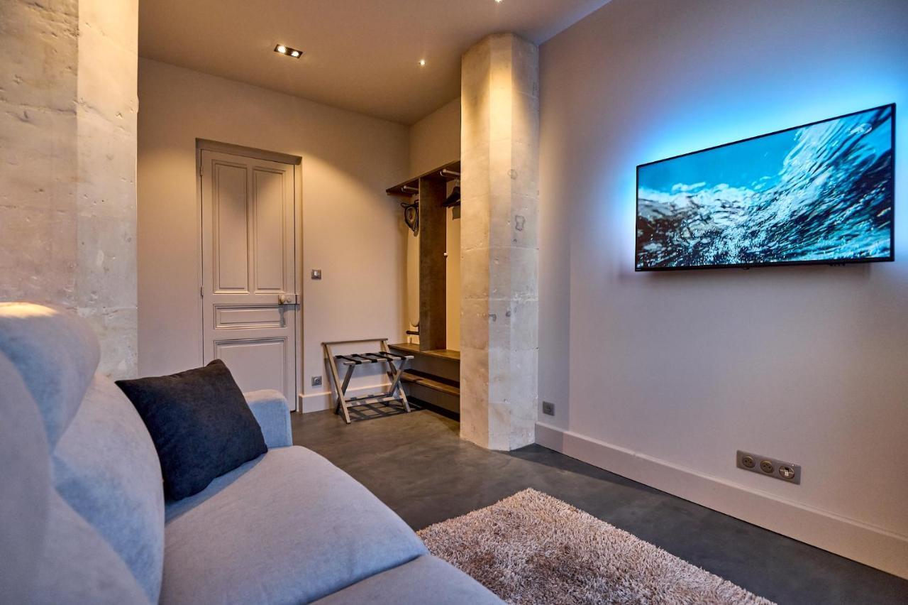 Appartement Montagnon - Les Suites Du Palais - Classe 4 Etoiles, Parking Prive, Vue Cathedrale, 3 Chambres, Primo C0Nciergerie Невер Екстериор снимка