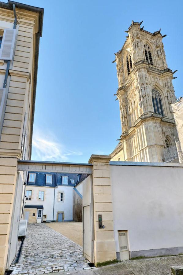 Appartement Montagnon - Les Suites Du Palais - Classe 4 Etoiles, Parking Prive, Vue Cathedrale, 3 Chambres, Primo C0Nciergerie Невер Екстериор снимка