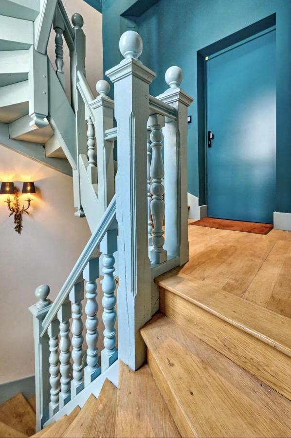 Appartement Montagnon - Les Suites Du Palais - Classe 4 Etoiles, Parking Prive, Vue Cathedrale, 3 Chambres, Primo C0Nciergerie Невер Екстериор снимка