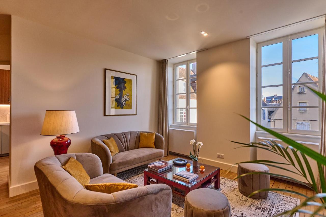 Appartement Montagnon - Les Suites Du Palais - Classe 4 Etoiles, Parking Prive, Vue Cathedrale, 3 Chambres, Primo C0Nciergerie Невер Екстериор снимка