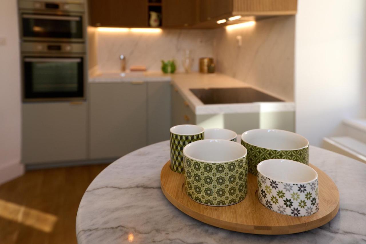 Appartement Montagnon - Les Suites Du Palais - Classe 4 Etoiles, Parking Prive, Vue Cathedrale, 3 Chambres, Primo C0Nciergerie Невер Екстериор снимка
