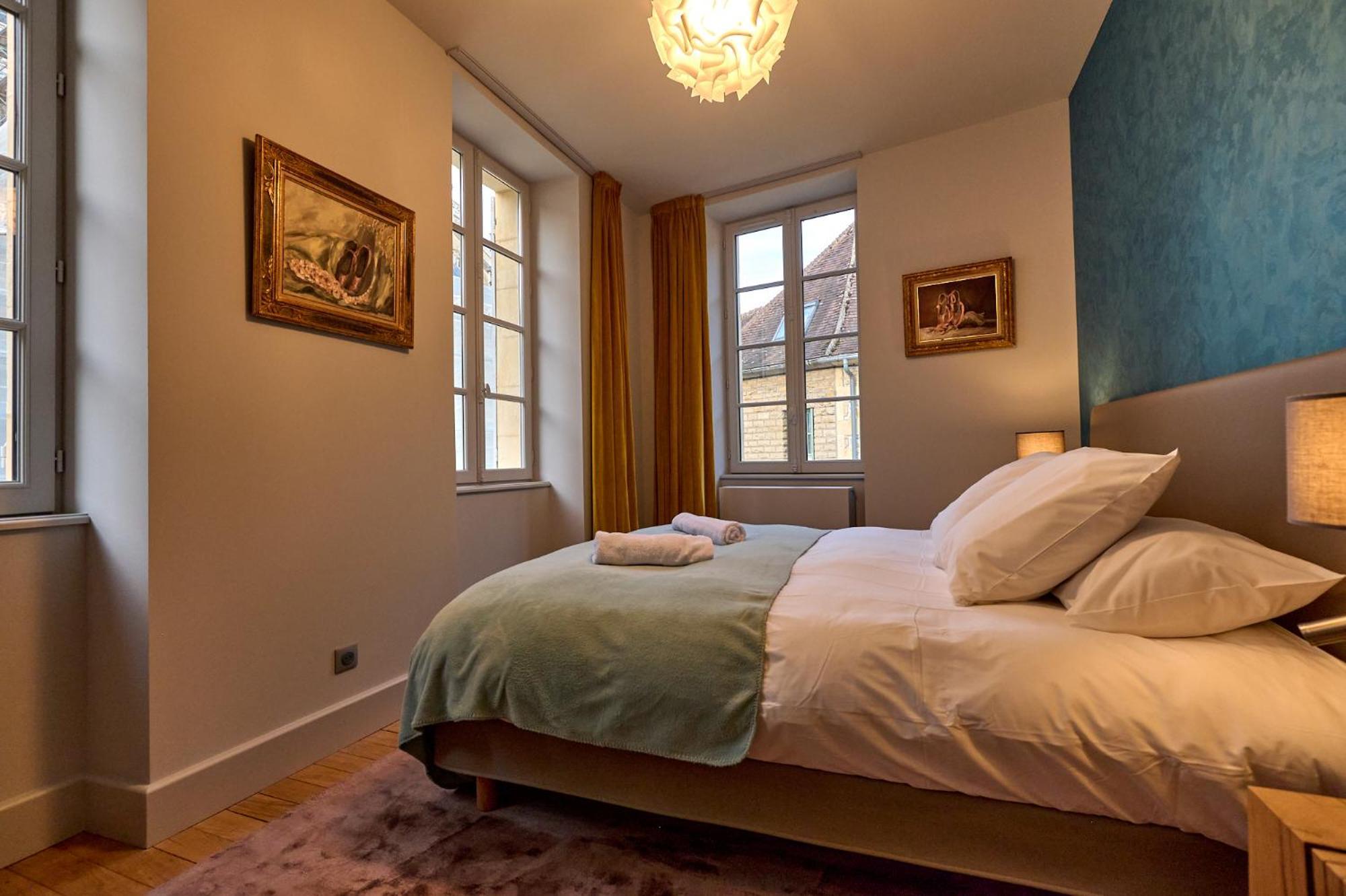 Appartement Montagnon - Les Suites Du Palais - Classe 4 Etoiles, Parking Prive, Vue Cathedrale, 3 Chambres, Primo C0Nciergerie Невер Екстериор снимка