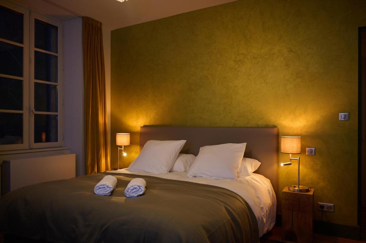Appartement Montagnon - Les Suites Du Palais - Classe 4 Etoiles, Parking Prive, Vue Cathedrale, 3 Chambres, Primo C0Nciergerie Невер Екстериор снимка