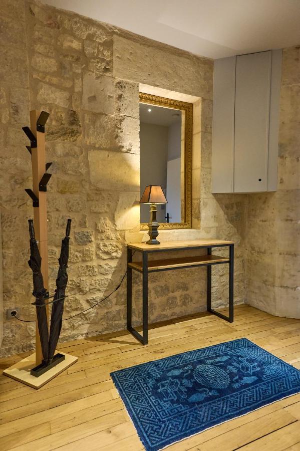 Appartement Montagnon - Les Suites Du Palais - Classe 4 Etoiles, Parking Prive, Vue Cathedrale, 3 Chambres, Primo C0Nciergerie Невер Екстериор снимка