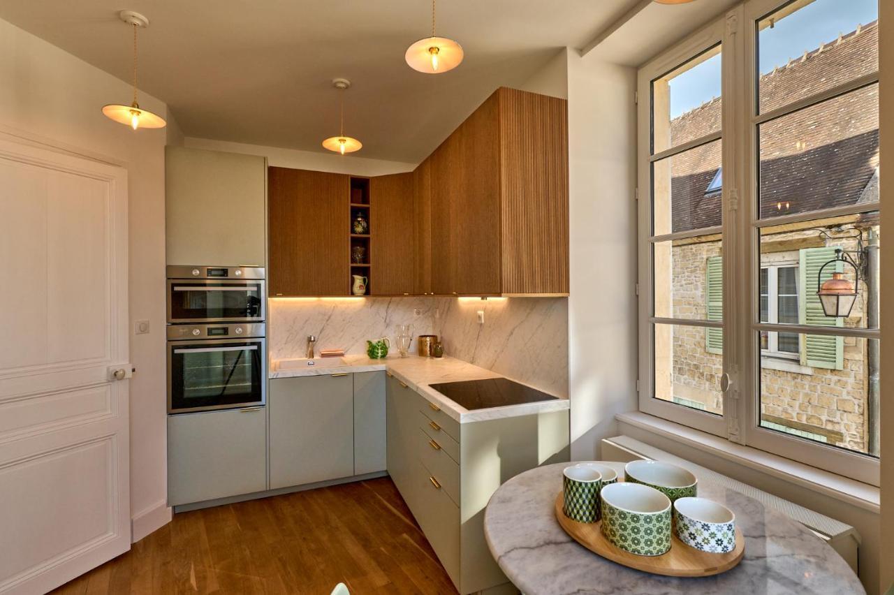 Appartement Montagnon - Les Suites Du Palais - Classe 4 Etoiles, Parking Prive, Vue Cathedrale, 3 Chambres, Primo C0Nciergerie Невер Екстериор снимка