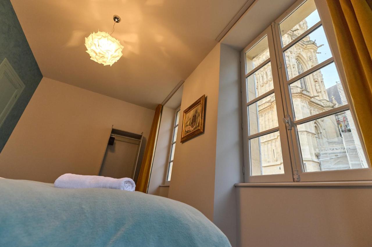 Appartement Montagnon - Les Suites Du Palais - Classe 4 Etoiles, Parking Prive, Vue Cathedrale, 3 Chambres, Primo C0Nciergerie Невер Екстериор снимка
