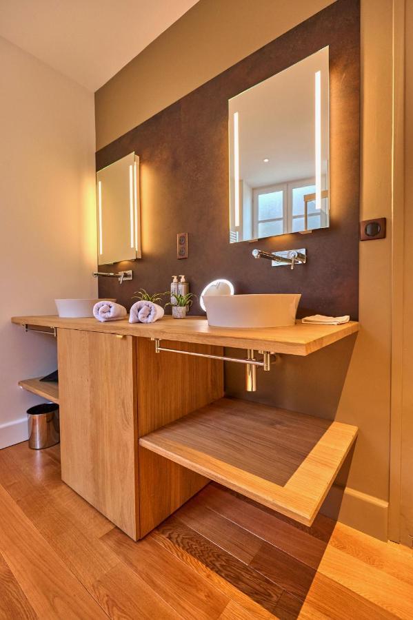 Appartement Montagnon - Les Suites Du Palais - Classe 4 Etoiles, Parking Prive, Vue Cathedrale, 3 Chambres, Primo C0Nciergerie Невер Екстериор снимка