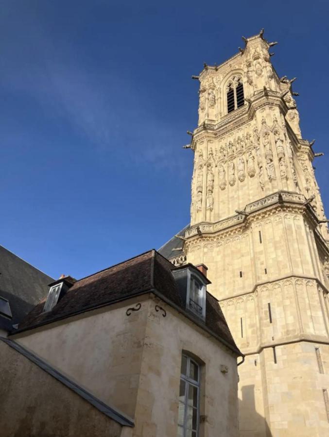 Appartement Montagnon - Les Suites Du Palais - Classe 4 Etoiles, Parking Prive, Vue Cathedrale, 3 Chambres, Primo C0Nciergerie Невер Екстериор снимка