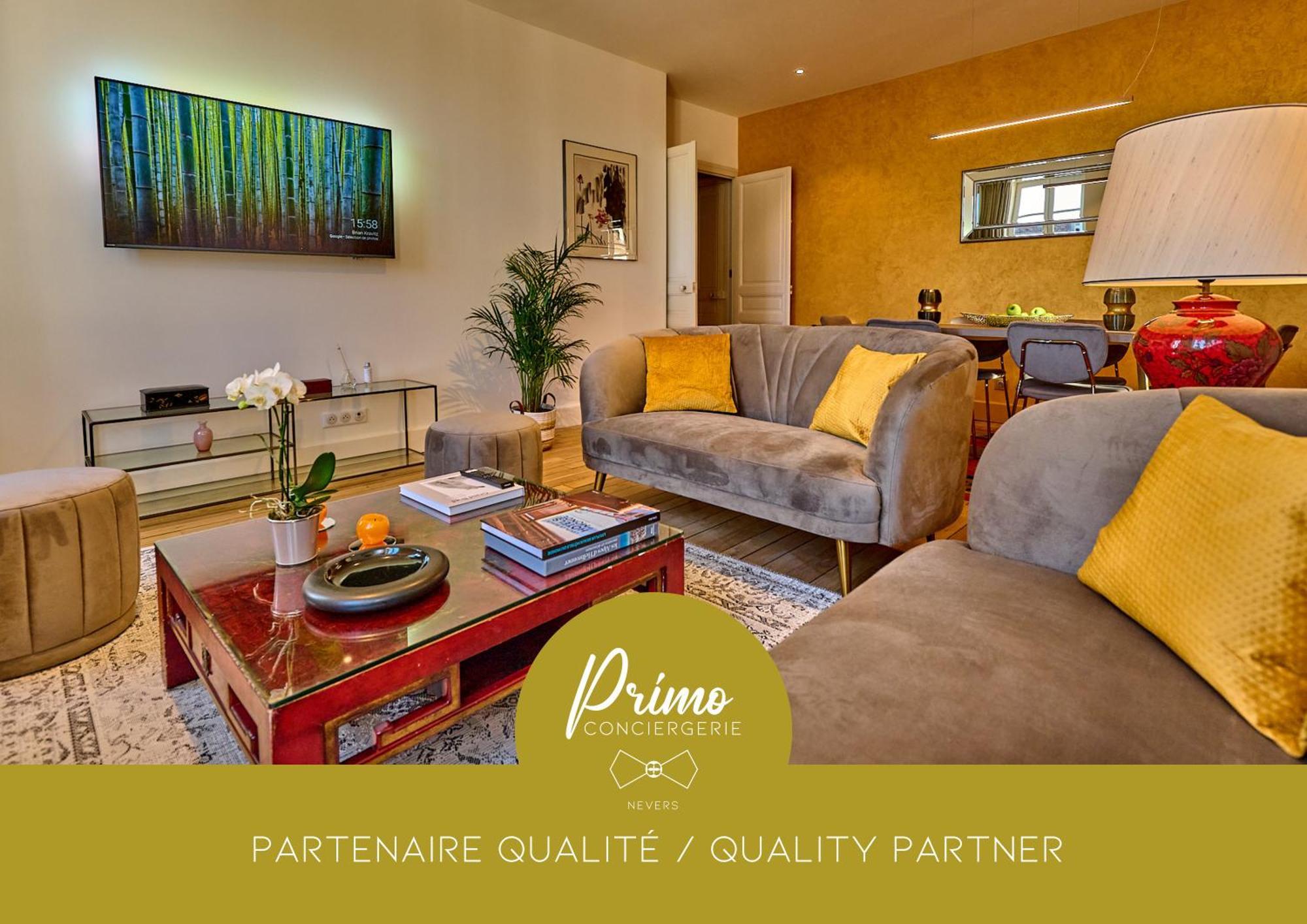 Appartement Montagnon - Les Suites Du Palais - Classe 4 Etoiles, Parking Prive, Vue Cathedrale, 3 Chambres, Primo C0Nciergerie Невер Екстериор снимка